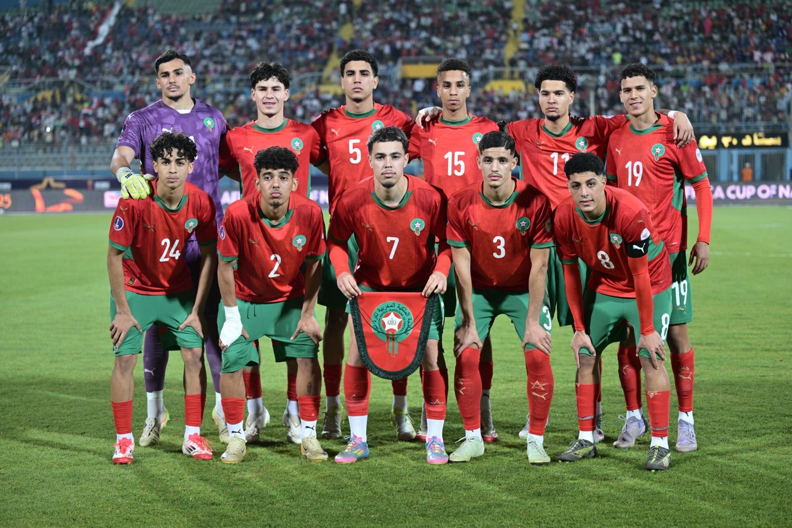 تأهل المنتخب المغربي إلى نهائي كأس أمم إفريقيا لكرة القدم لأقل من 20 سنة، بعد تغلبه على نظيره المصري (1-0)، في المباراة التي جمعتهما، مساء اليوم الخميس، على أرضية استاد 30 يونيو بالقاهرة، برسم نصف نهائي البطولة. وسجل هدف الفوز لأشبال الأطلس، يونس العبدلاوي (د77). وسيواجه المنتخب المغربي في نهائي البطولة، يوم الأحد المقبل، منتخب جنوب إفريقيا الذي ضمن تأهله في وقت سابق من اليوم، بعد فوزه على نظيره النيجيري بـ ( 1-0).