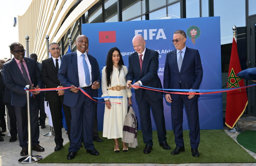 تم يومه السبت 26 يوليوز 2025 تدشين المقر الإقليمي للاتحاد الدولي لكرة القدم (فيفا) في إفريقيا، وذلك بمركب محمد السادس لكرة القدم ، بحضور كل من: