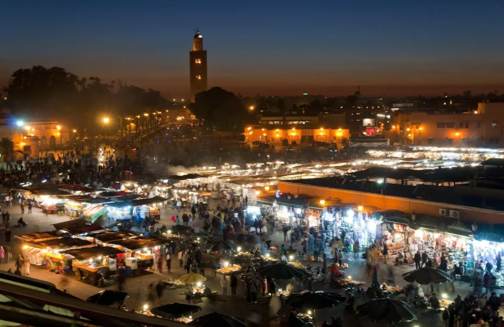 onmt_visuels-jemaa-el-fna_2023-07-20_1029_Marrakech-Jemaa-El-Fna-DSC9896
