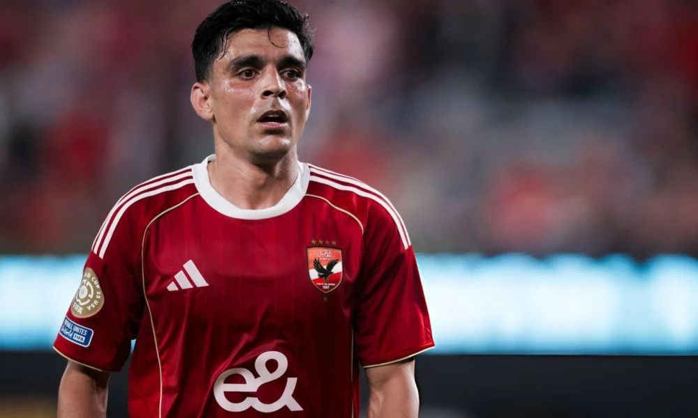 اللاعب المغربي أشرف بن شرقي يقود الأهلي للفوز بكأس السوبر المصري لكرة القدم للمرة الخامسة على التوالي