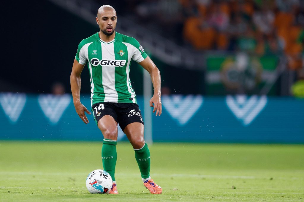 سفيان أمرابط، لاعب أساسي في ريال بيتيس (وسيلة إعلام إسبانية)