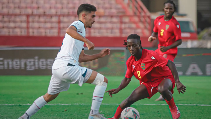 كأس الكونفدرالية الإفريقية لكرة القدم (المجموعة أ / الجولة 1).. أولمبيك آسفي يحقق فوزا ثمينا على مضيفه جوليبا المالي (1-0)