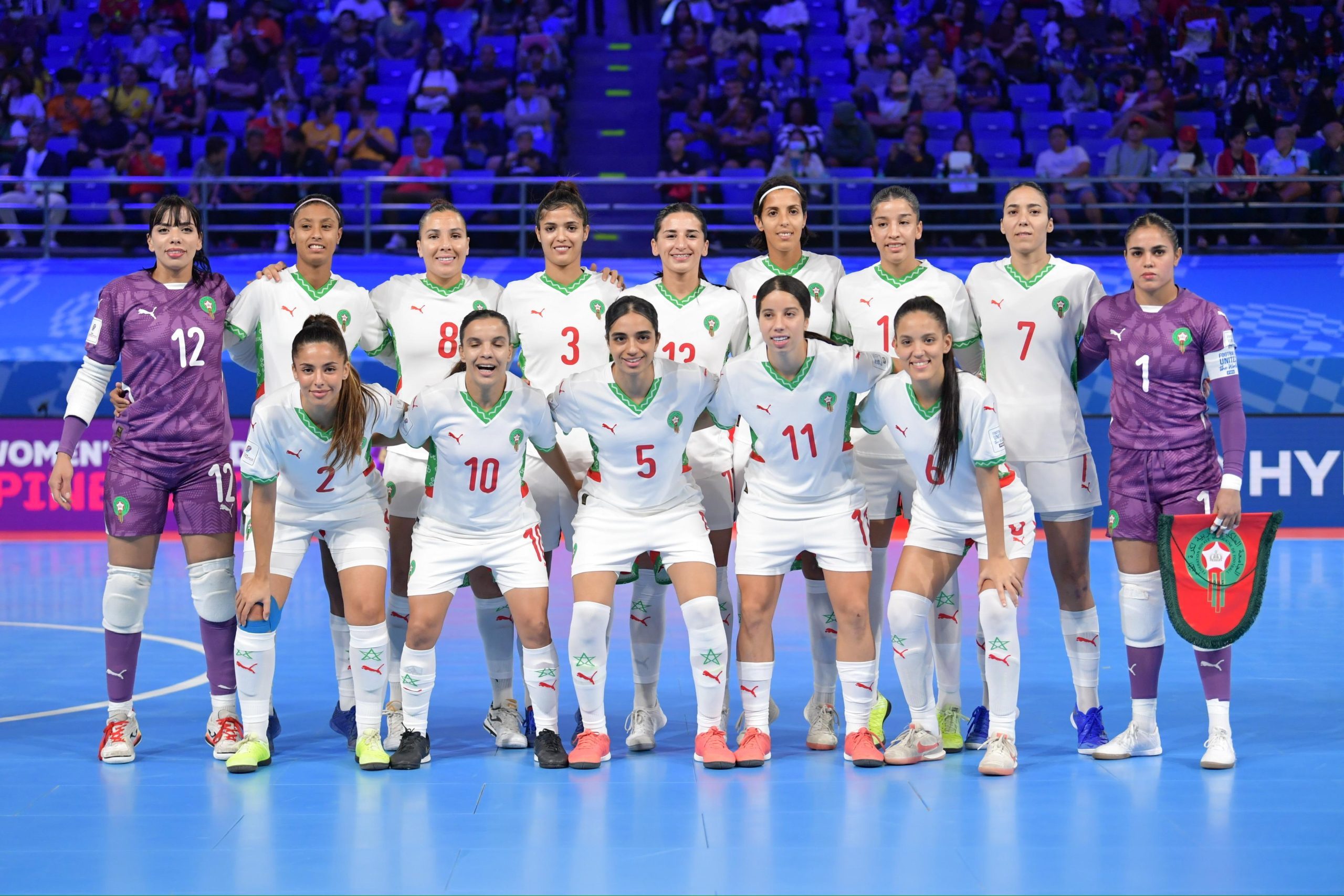 نهزم المنتخب الوطني النسوي لكرة القدم داخل القاعة بنتيجة ستة أهداف مقابل هدف واحد، في المباراة التي جمعته يوم الاثنين فاتح دجنبر 2025 بالمنتخب الإسباني. وتندرج هذه المباراة في إطار دور ربع نهاية كأس العالم الذي تحتضنه الفلبين. ووقّعت اللاعبة نادية لفطح الهدف الوحيد للنخبة الوطنية