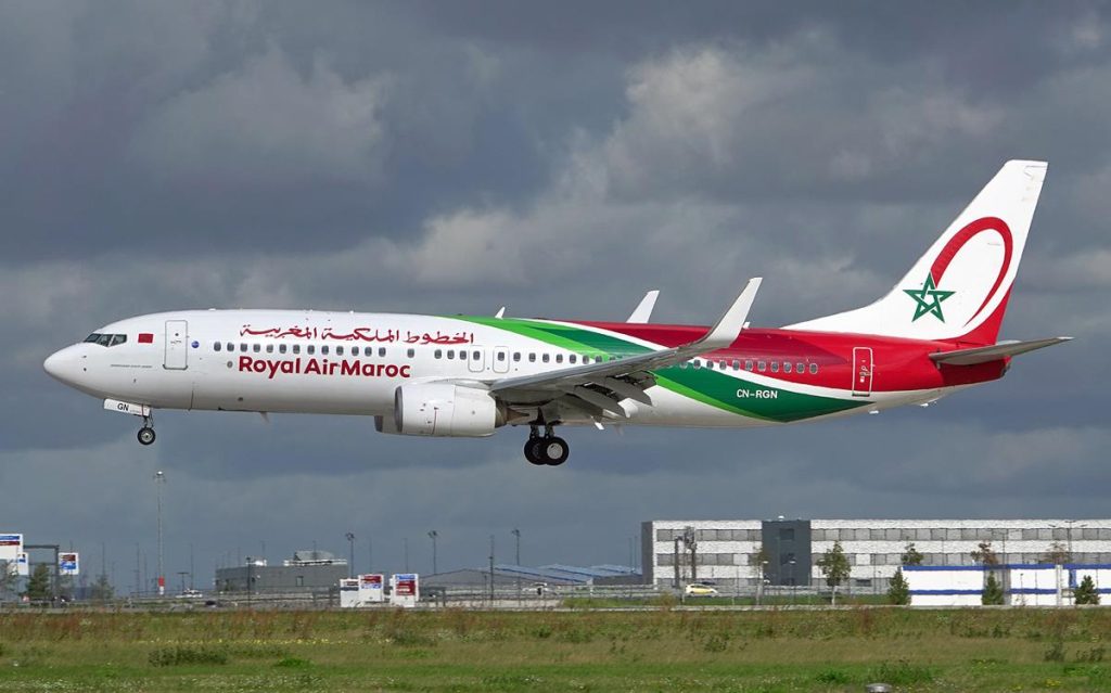 "الكان 2025" .. الخطوط الملكية المغربية تحتفي في القاهرة بشغف كرة القدم