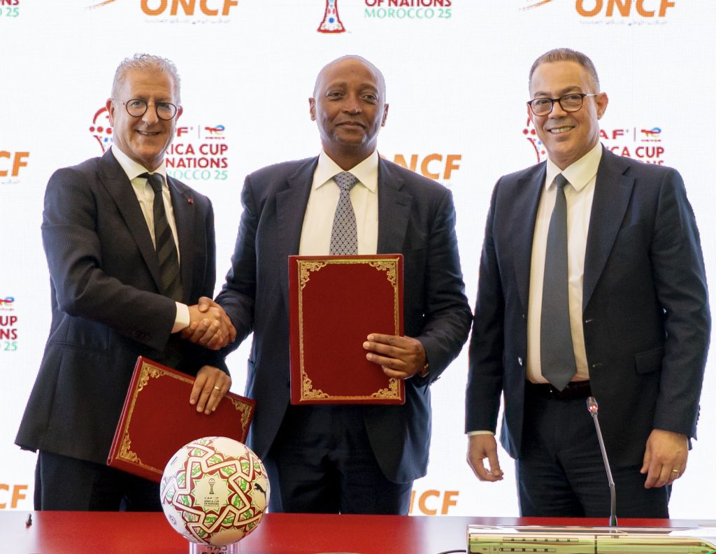 وقع المكتب الوطني للسكك الحديدية اتفاقية شراكة استراتيجية مع الكونفدرالية الإفريقية لكرة القدم "الكاف". وبموجب هذا الاتفاق، يصبح المكتب الوطني للسكك الحديدية الراعي الرسمي لكأس إفريقيا للأمم طوطال إنرجي -المغرب 2025، مؤكدا التزامه بدعم أحد أبرز الأحداث الرياضية مستوى القارة.