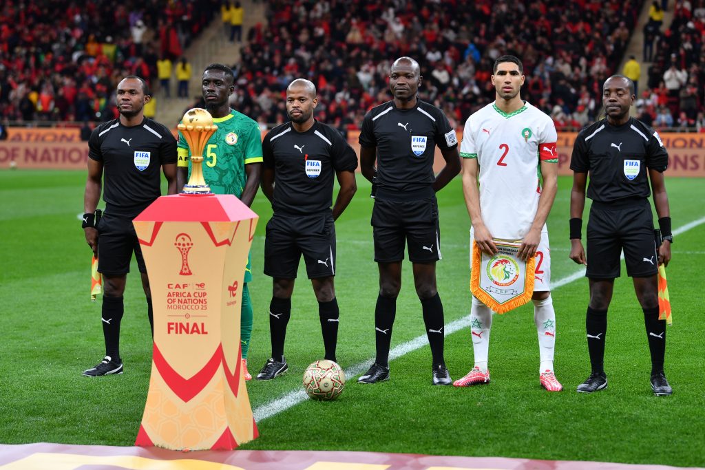 في قرار منطقي طال انتظاره، أعلنت لجنة استئناف العقوبات التابعة للكونفدرالية الافريقية لكرة القدم "كاف" هزيمة المنتخب السنغالي عقب الانسحاب خلال نهائي كأس إفريقيا للأمم (المغرب 2025)،وفوز المنتخب المغربي بثلاثية نظيفة،لتنتصر بذلك روح القوانين والعدالة الرياضية.