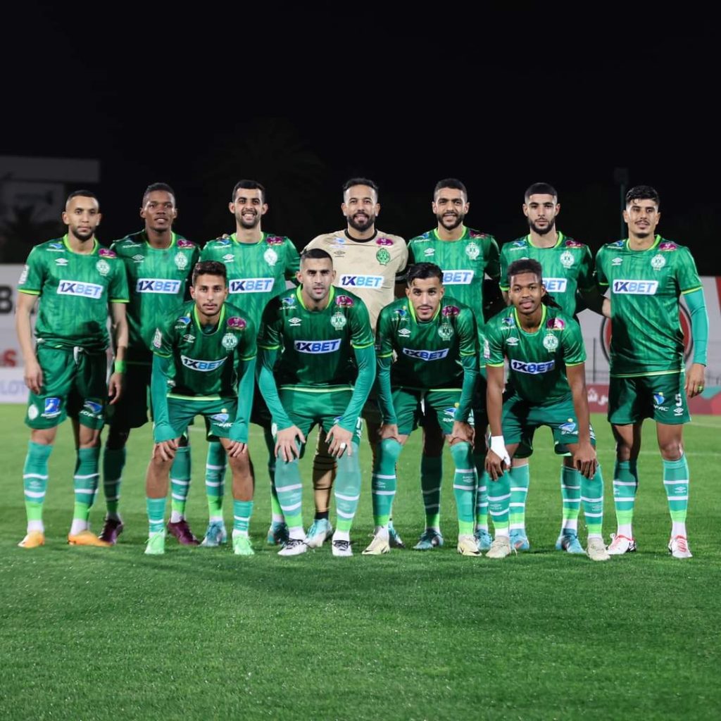 البطولة الوطنية الاحترافية "إنوي" (الدورة 14).. الرجاء ينفرد مؤقتا بالصدارة والوداد في المطاردة