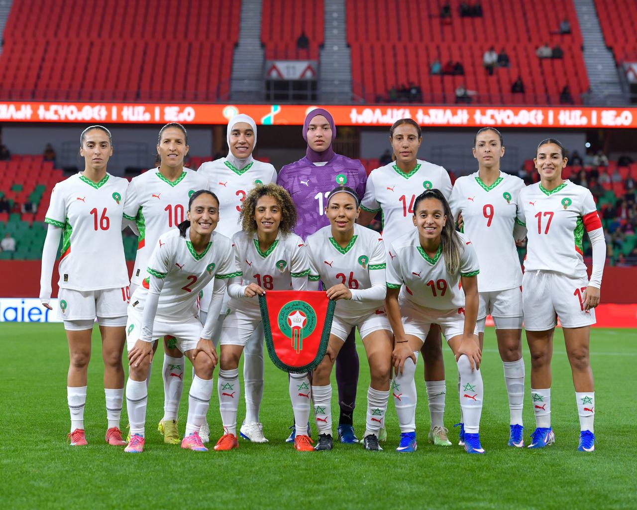 ارتقى المنتخب الوطني النسوي  أربعة مراكز في التصنيف الشهري الصادر عن الاتحاد الدولي لكرة القدم، يومه الثلاثاء 21 أبريل 2026، حيث أصبح يحتل المركز 62 عالميا برصيد 1402.88 نقطة.