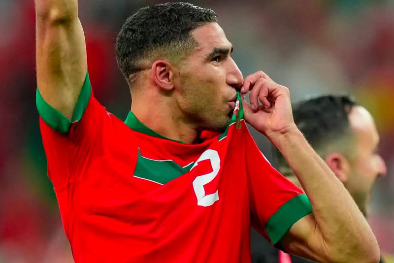 أكد الموقع الرياضي البرازيلي "Jogada10" أن الدولي المغربي أشرف حكيمي يبرز كـ"سلاح فتاك" للمنتخب المغربي، في كأس العالم لكرة القدم المقبلة.