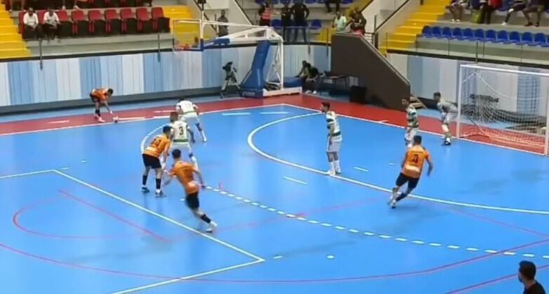 كرة القدم داخل القاعة .. فريق نهضة بركان يتوج بلقب كأس العرش عقب فوزه على الرجاء الرياضي (6-1)