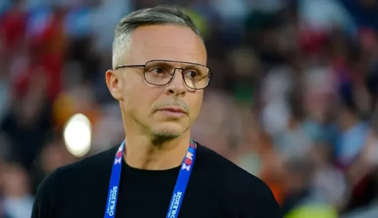 الجامعة الملكية المغربية لكرة القدم تجدد الثقة في مدرب المنتخب الوطني محمد وهبي