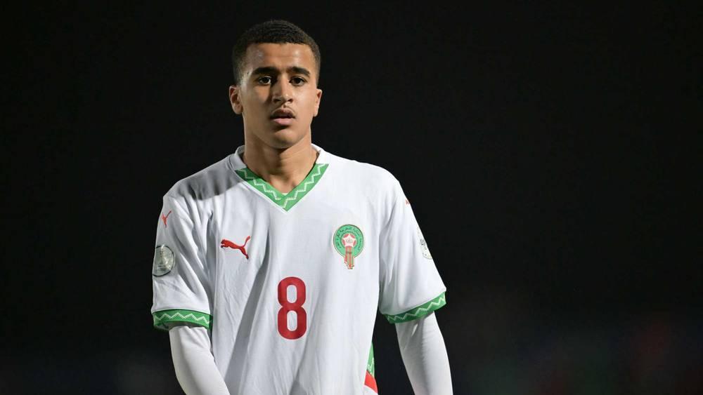 كرة القدم.. عبد الله وزان يؤكد اختياره تمثيل المغرب